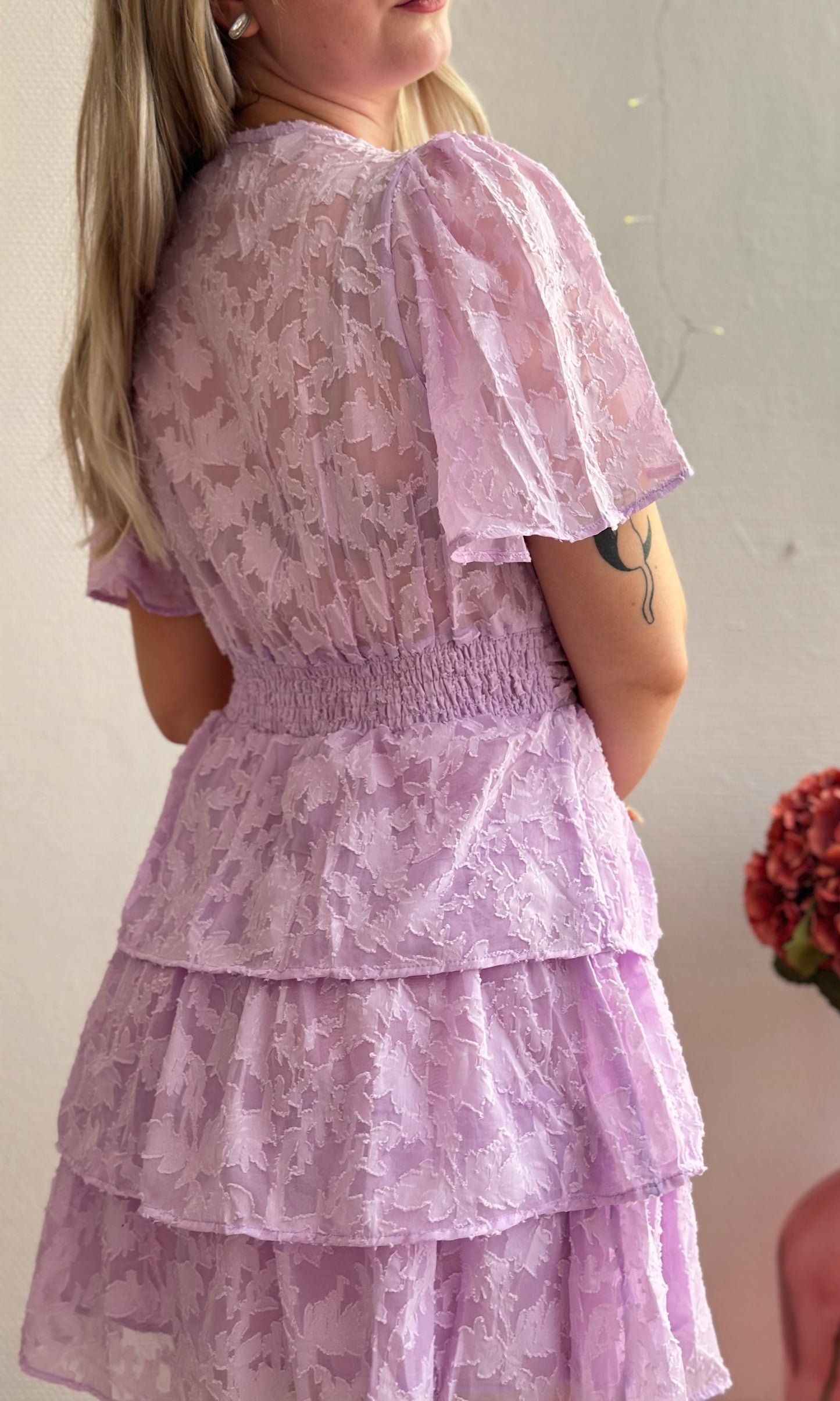 Robe en dentelle lilas LYNN