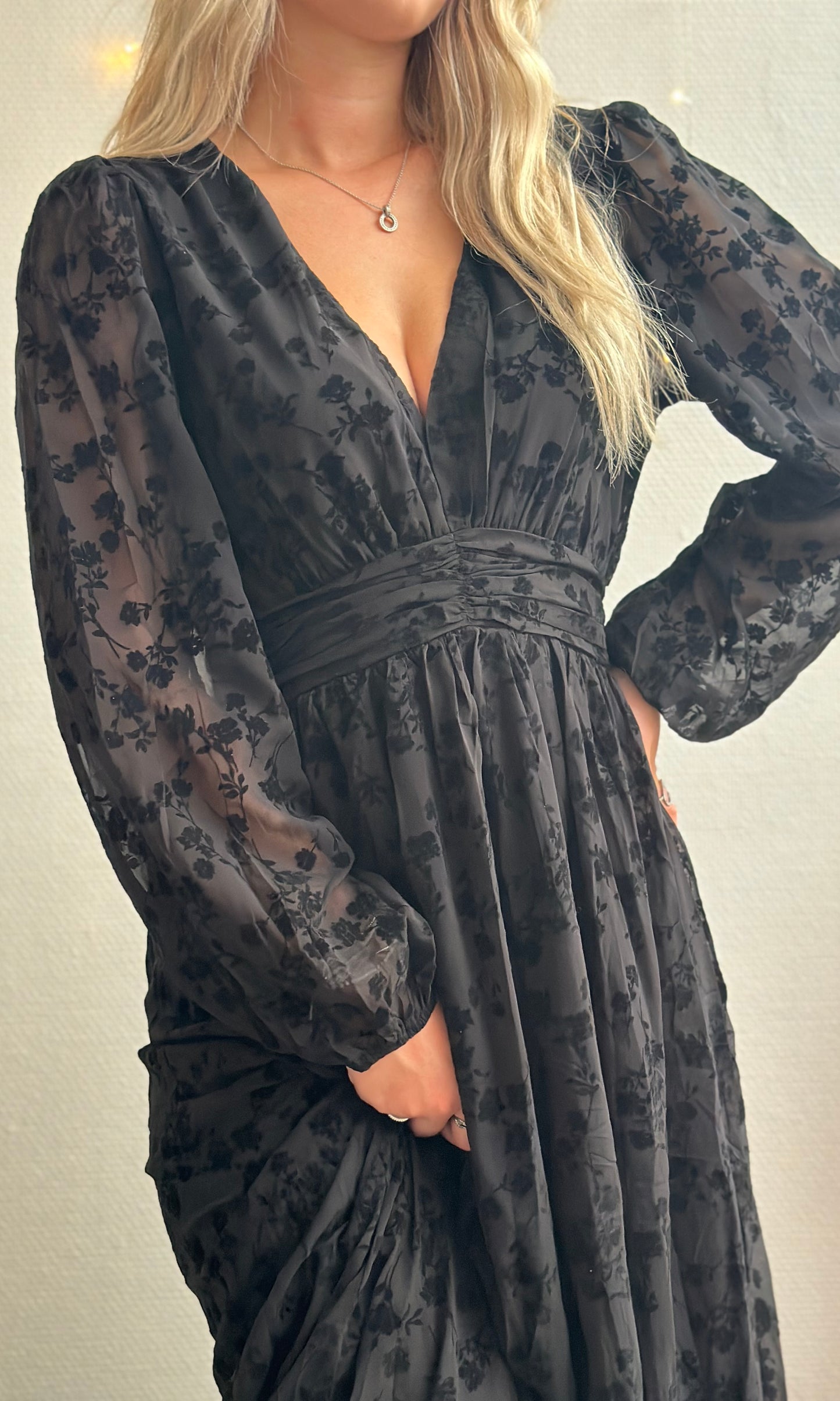 Robe longue noire MERCREDI